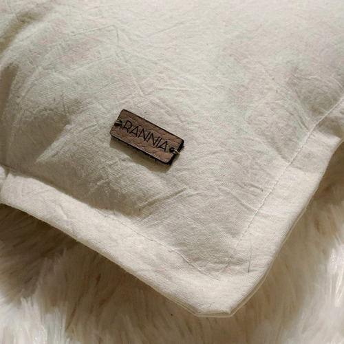 Imagen 8 de 10 de Pie De Cama Tusor Con 2 Almohadones 40x40cm. 100% Algodon