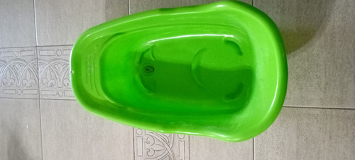 Bañadera De Plástico Verde Para Bebé Con Tapón Verde Lisa (Usado)