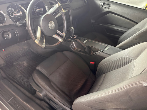 Ford Mustang 3.8 Coupe Lujo V6 Mt