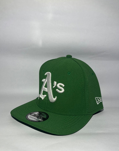 Gorra Athletic's Newera (cerrada) Verde 7 1/4 Lisa
