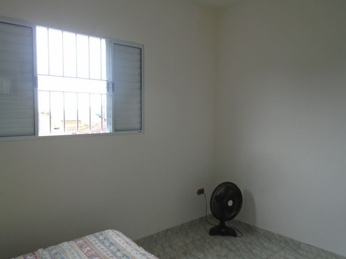 Casa Com Piscina 2 Dormitórios