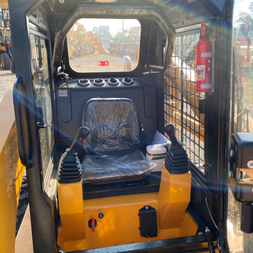 Imagen 13 de 16 de Minicargadora Compactador 50hp Sinomach 255f Cabinada Aa
