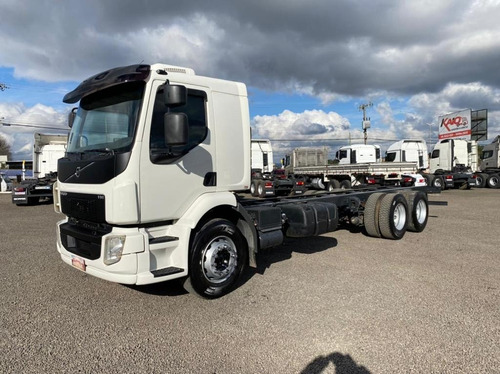 Imagem 2 de 15 de Volvo Vm 270
