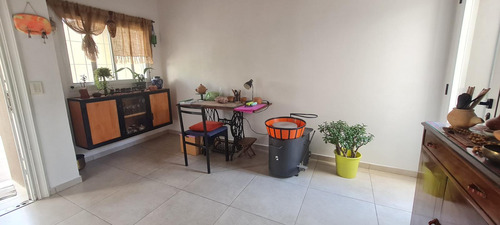 Ph Al Frente De 3 Ambientes Con Jardín, Cochera Y Posibilidad De 4º Dormitorio- En Venta