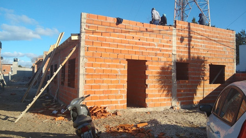 Imagen 3 de 9 de Duplex En Construccion - Calle 81 N° 732 Mar Del Tuyu
