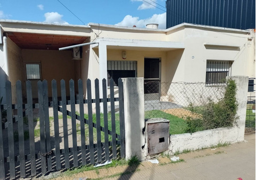 Casa En Venta En Adrogué