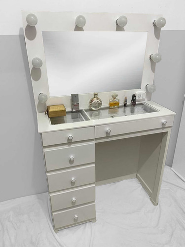 Imagen 4 de 6 de Mueble Para Maquillaje Espejo Hollywood Luces Led 90cm Moda