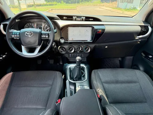 Toyota Hilux 2.7 Gasolina 4x4