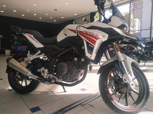 Imagen 2 de 15 de Benelli Trk 251 Abs 2022 - Financiación Disponible! Megamoto