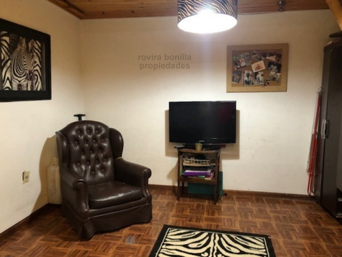 Imagen 7 de 9 de Obligado Y Avda. Brasil. Antigua Casa Reciclada Con Posibilidades.