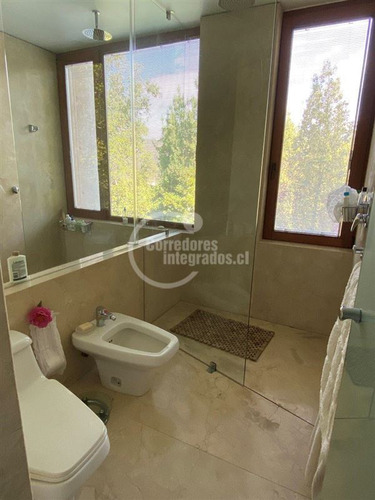 Casa En Arriendo De 5 Dorm. En Lo Barnechea