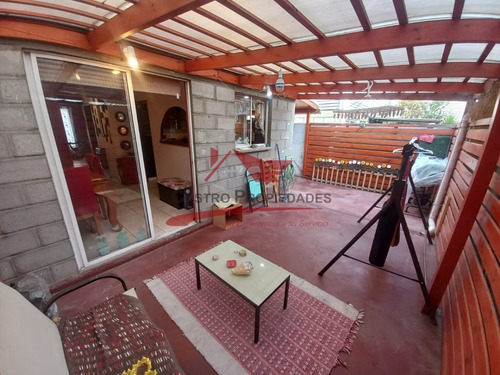 Hermosa Casa De Dos Pisos, 4 Dormitorios 3 Baños, Quilicura