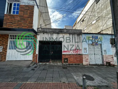 Casa En Venta En La Universidad. Cod V61643