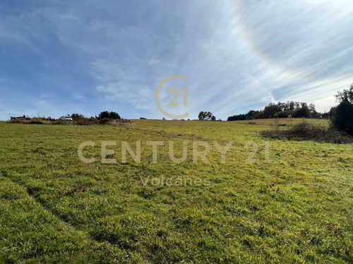 Imagen 2 de 15 de Hermoso Y Cuidado Condominio Con Vista Al Volcan Y Lago