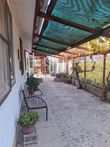 Se Arrienda Casa Con Patio Y Almendros En Producción En Sec