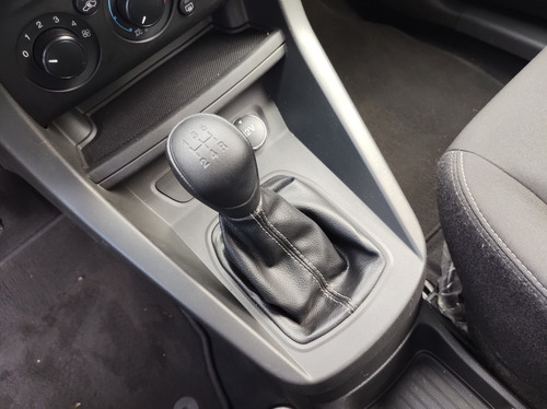 Imagen 14 de 15 de Ford Figo Energy 2021 Gris
