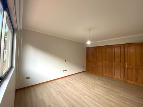 Estupenda Y Amplia Propiedad Recién Remodelada A Estrenar.