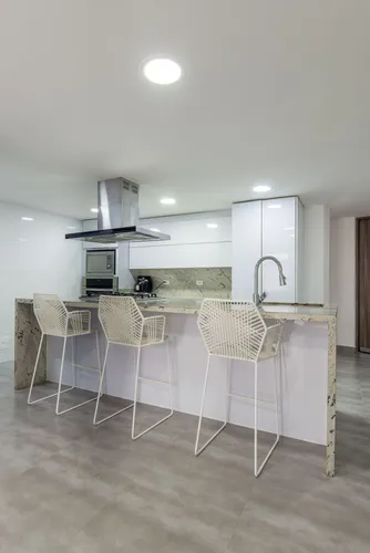 Casa En Venta En Calatrava. Cod V5907