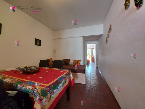 Muy Lindo Apartamento En Venta A Metros De La Playa - Ref: 9486