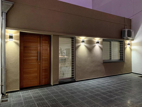 Imagen 3 de 30 de Casa Venta 2 Dormitorios 3 Baños 2 Cocheras 200 Mts 2 Cub. Terreno 9x52- La Plata