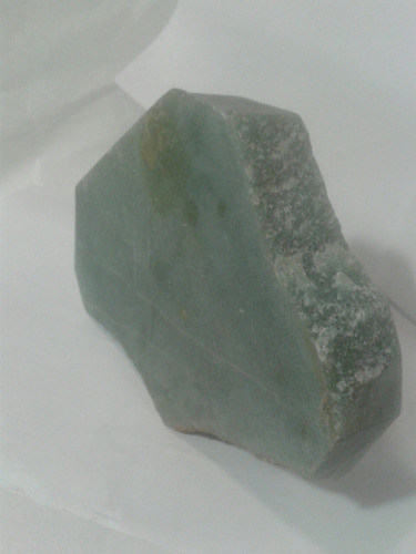 Imagen 4 de 10 de 005 Se Vende Laja De Cuarzo Verde En Su Formación Natural