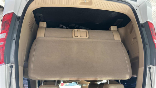 Imagen 6 de 20 de Hyundai H1 2017 2.5 Premium 1 170cv