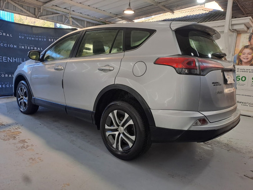 Toyota RAV4 Std 4x2 722cl0