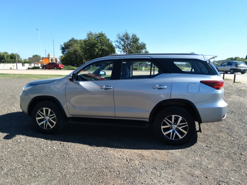 Imagen 6 de 13 de Toyota Sw4 2016 2.8 Srx 177cv 4x4 7as