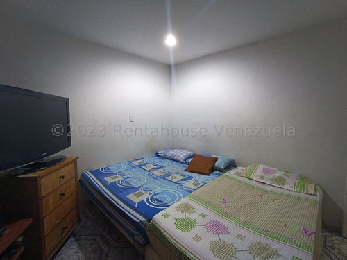 Casa En Venta Para Remodelar Urb Tiuna Maracay 25-14056 Apd