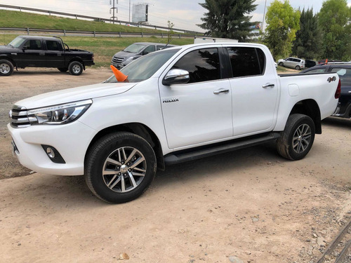 Toyota Hilux 2.8 Cd Srx 177cv 4x4 At 2016