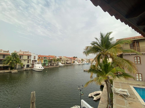 Imagen 28 de 30 de En Venta Moderna E Impecable Casa En Res. Pueblo Viejo.