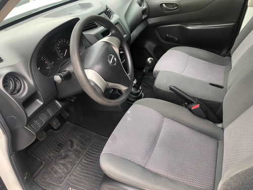 Imagen 9 de 11 de Nissan Np300 2018 2.5 Chasis Cabina Dh Pack Seg Mt