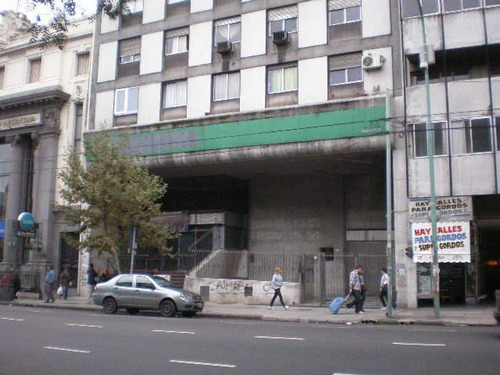 Imagen 1 de 12 de Local En Venta - Once