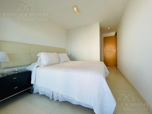 Seasons Tower, 2 Suites, Toilette, Dependencia De Servicio, Muy Buena Vista Al Puerto.