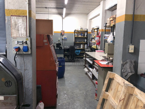 Imagen 6 de 21 de Venta De Galpón C/oficinas En Av. Rivadavia, Haedo.