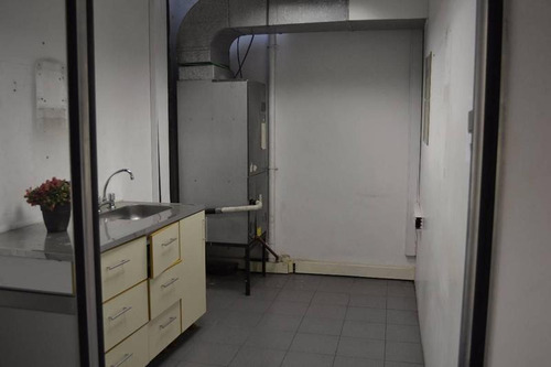 Imagen 21 de 30 de Guevara Al 500. Edificio De 3 Plantas En Venta De 980 M2