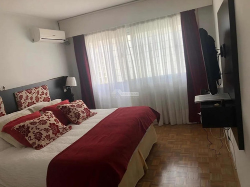Imagen 7 de 14 de Apartamento Pocitos Venta 4 Dormitorios Chucarro Penthouse C/parrillero Y Gje X2