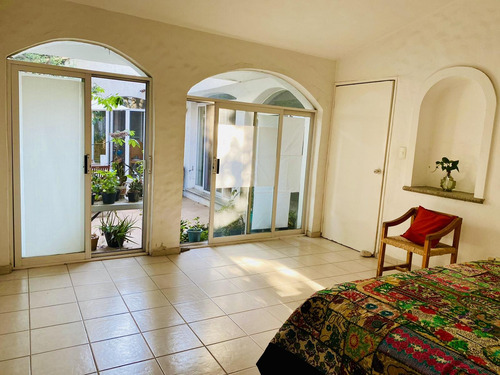 Casa De Un Nivel Con 3 Recámaras, Alberca Y Y Bungalow En Teopanzolco