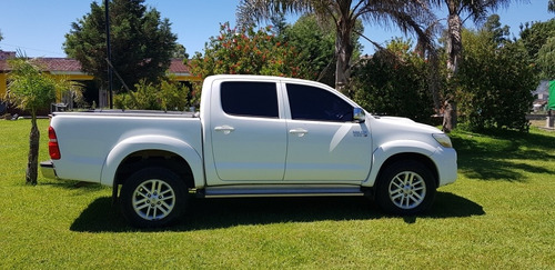 Toyota Hilux 3.0 Cd Srv Cuero 171cv 4x2 2014