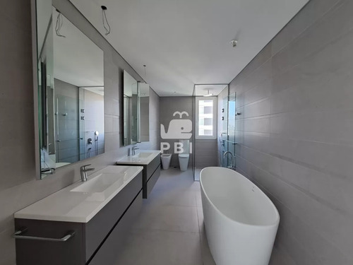 Venta Residencia De Alta Gama 4 Dormitorios En Suite Punta Del Este - Le Parc Iii - Ref : Pbi13701
