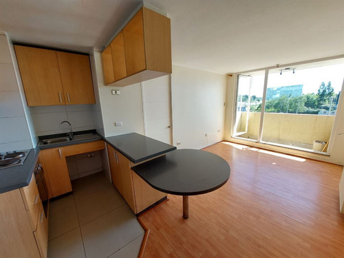 Depto En Arriendo De 2 Dorm 2 Baños. Lomas San Andres