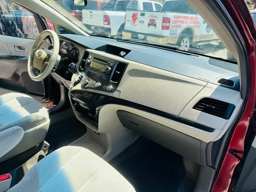 Toyota Sienna 3.5 Ce At
