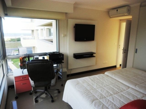Venta Apartamento 3 Dormitorios Playa Brava, Punta Del Este