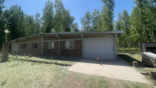 Imagen 1 de 26 de Finca En Las Paredes Con Bosque De Álamos, 2 Casas Y Galpón