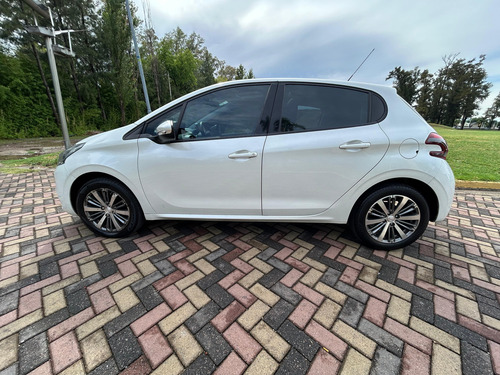 Peugeot 208 1.6 Allure Nav Tiptronic