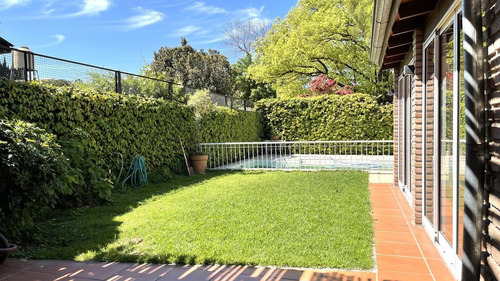 Imagen 25 de 30 de Casa De 4 Dormitorios En Venta Con Quincho Y Piscina Fisherton Cerca De Calle Córdoba