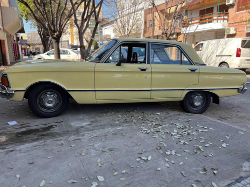 Ford Falcon Deluxe