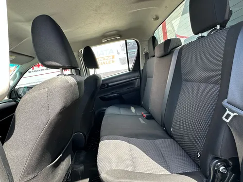 Toyota Hilux 2.7 Cabina Doble Sr Mt