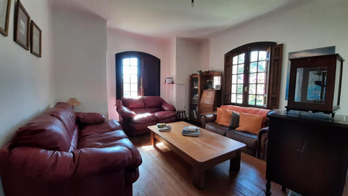 Imagen 9 de 30 de Casa De Estilo En Primera Línea De Mar.
