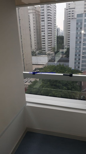 Imagem 2 de 10 de Conjunto Comercial 48m², 02 Salas, 01 Banheiro E 01 Vaga Na Garagem. Condomínio Com Recepção E Segurança 24hrs. Excelente Localização - 22020905 - 70549660